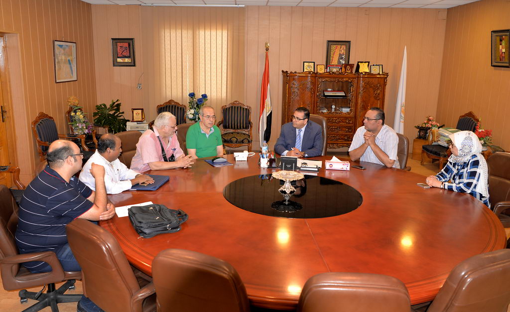 President of Mansoura University discusses the development of renal dialysis system