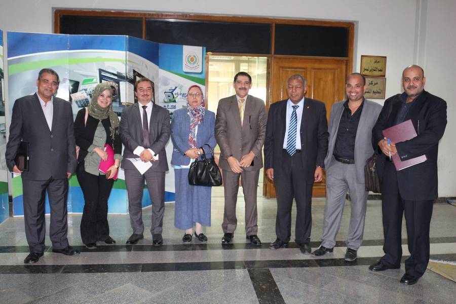 زيارة لجنة مراجعة الضوابط التكنولوجية للتعلم المدمج لجامعة المنصورة