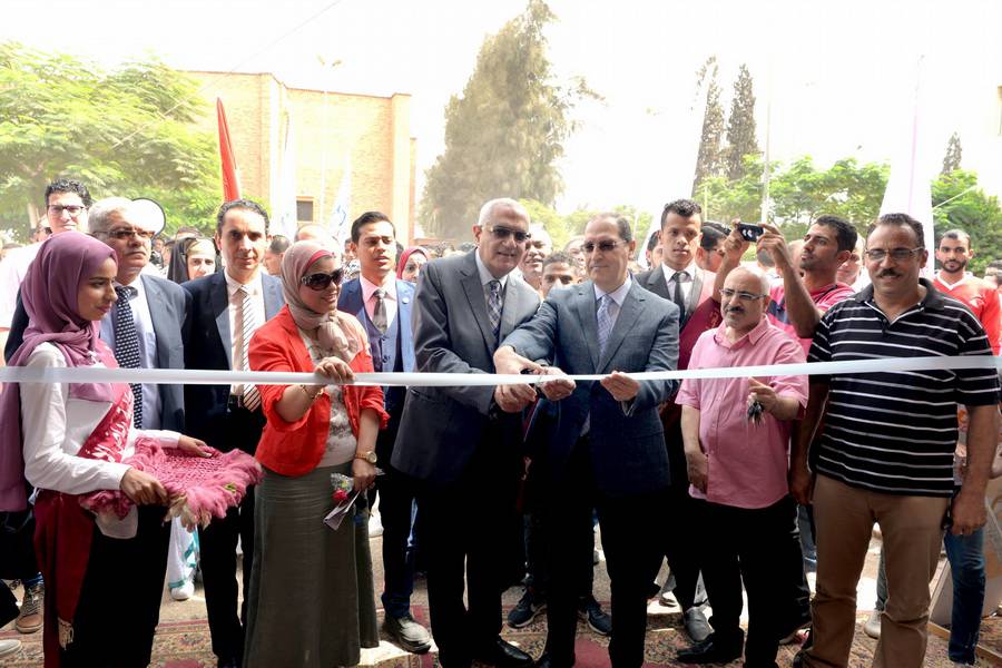 افتتاح مهرجان الأسر الطلابية بجامعة المنصورة