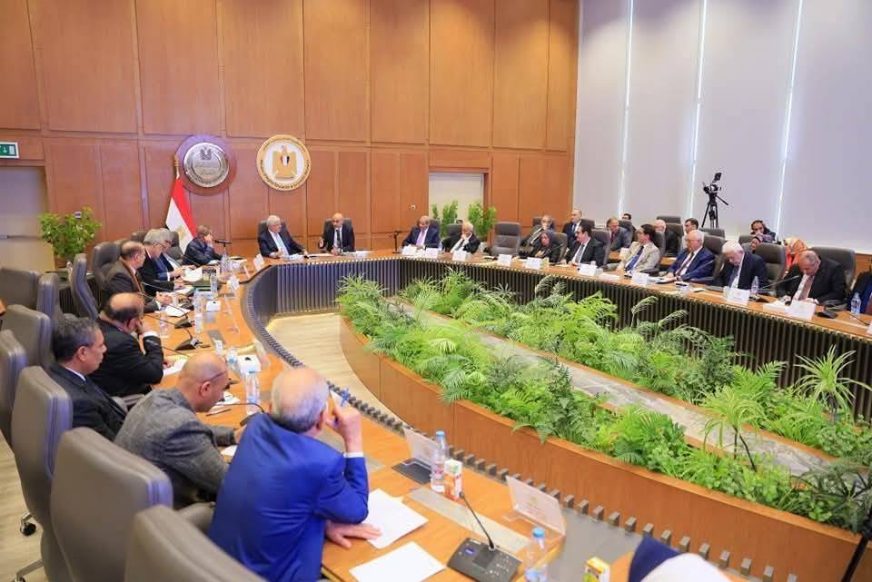 رئيس جامعة المنصورة يشارك في الحوار المجتمعي حول مقترح نظام "شهادة البكالوريا المصرية" مع الخبراء والمتخصصين