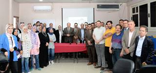 Le président de l'Université de Mansoura rencontre les membres des Affaires juridiques dans le cadre d'un programme de formation des leaders de second rang