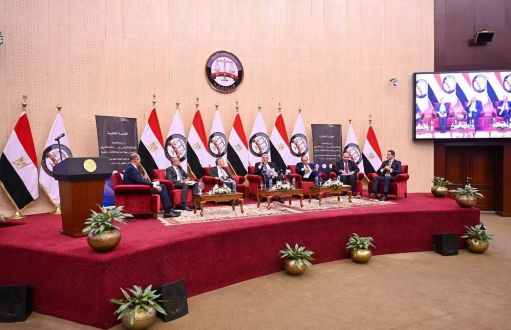 رئيس جامعة المنصورة يشارك في الحلقة النقاشية التي نظّمتها النيابة العامة حول قانون تنظيم المسؤولية الطبية وسلامة المريض