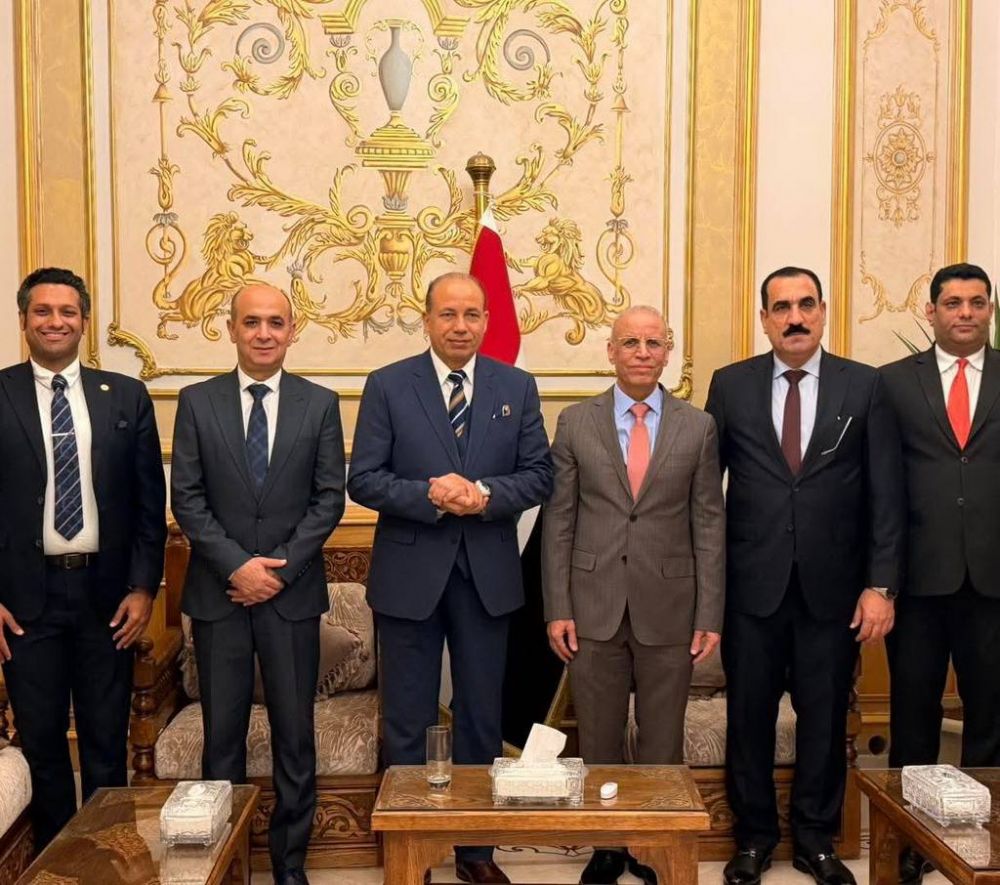 رئيس جامعة المنصورة يبحث تعزيز التعاون الأكاديمي مع السفير العراقي بالقاهرة