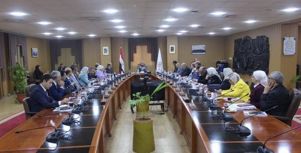 مجلس جامعة المنصورة يناقش استعدادات امتحانات الفصل الدراسي الأول ويستعرض مستجدات العمل الأكاديمي والبحثي والخدمي